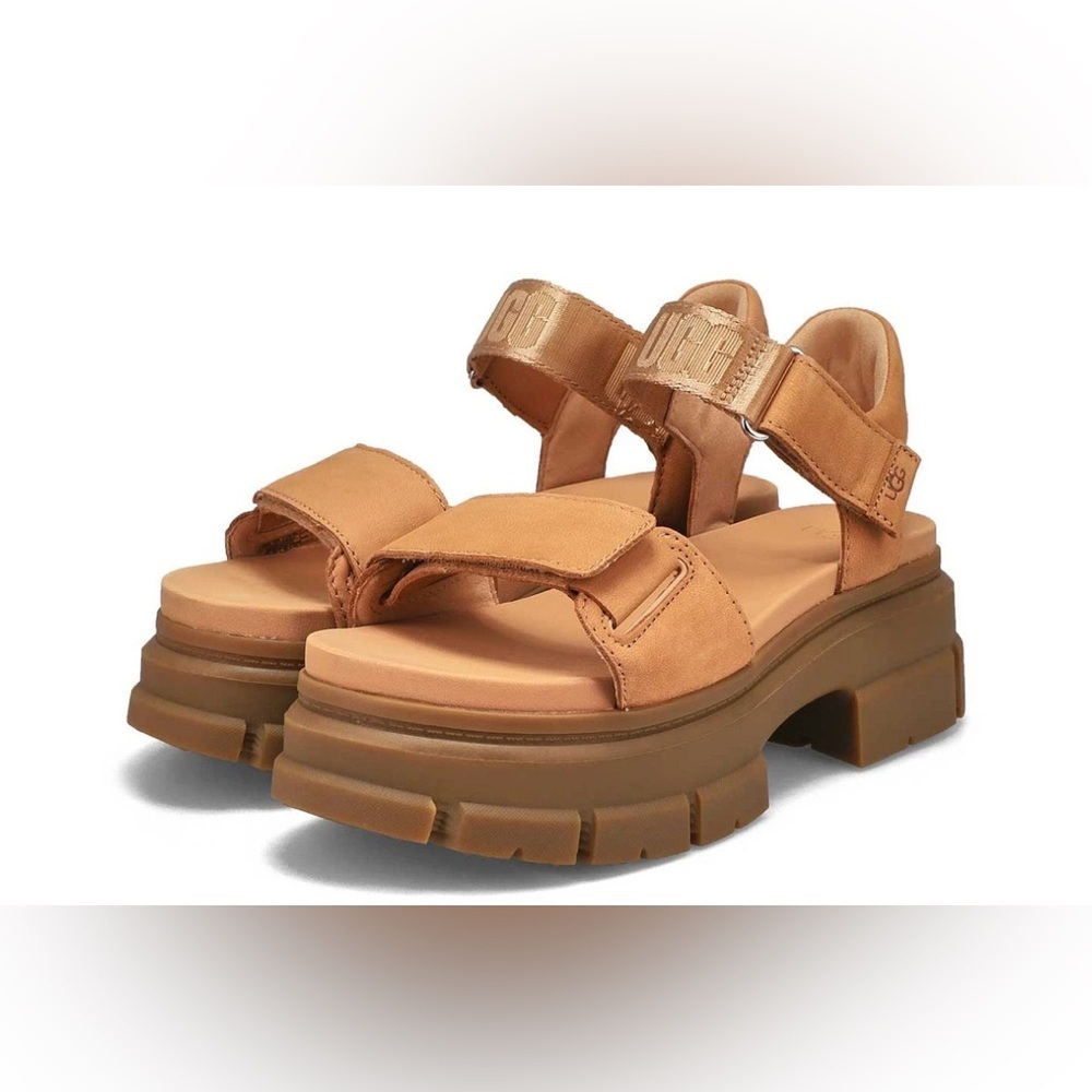 UGG Ashton Toast Platform Sandals - Size 9 - Brand New in Box